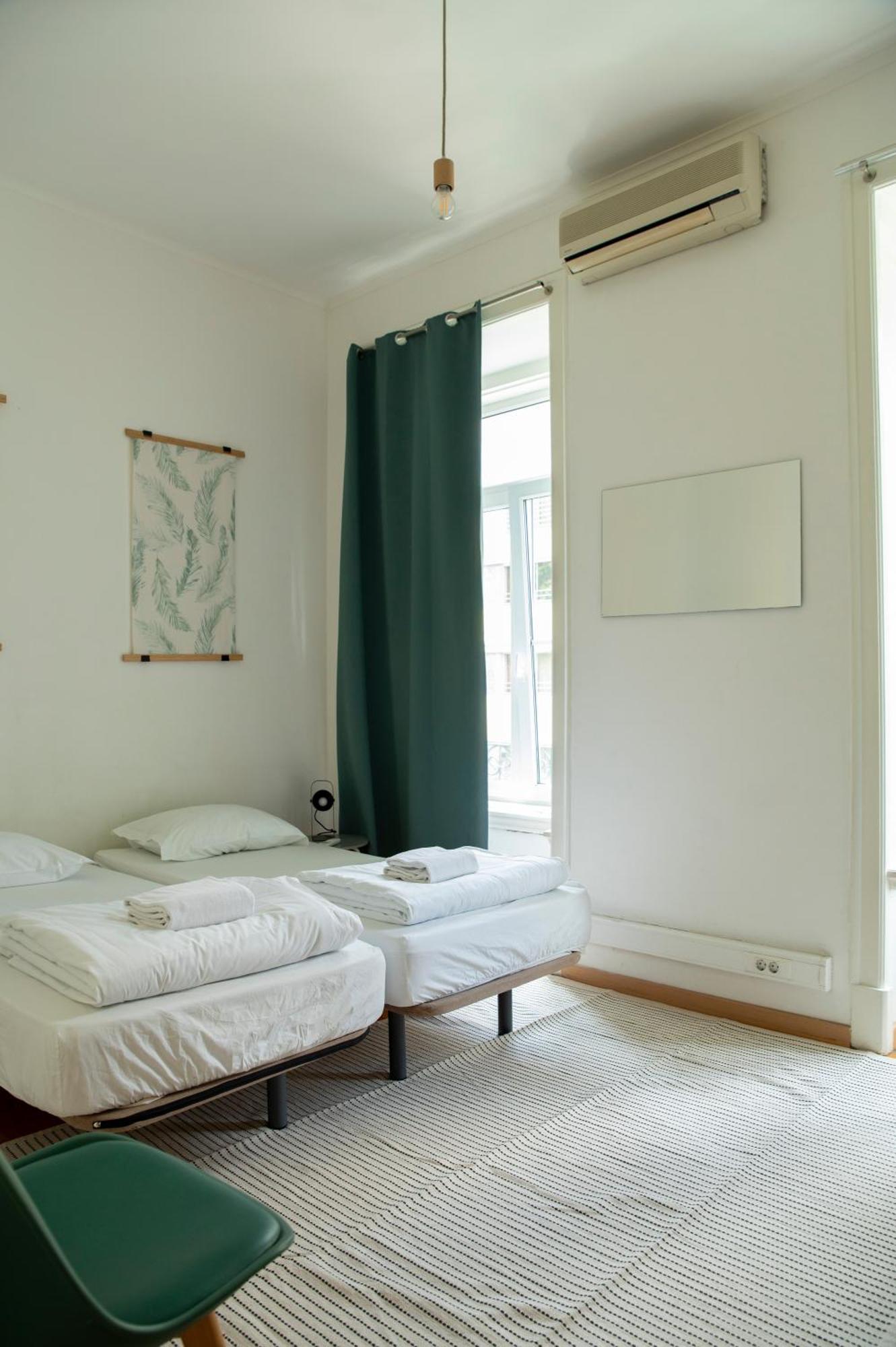 Double Room,1743085857:JPEG