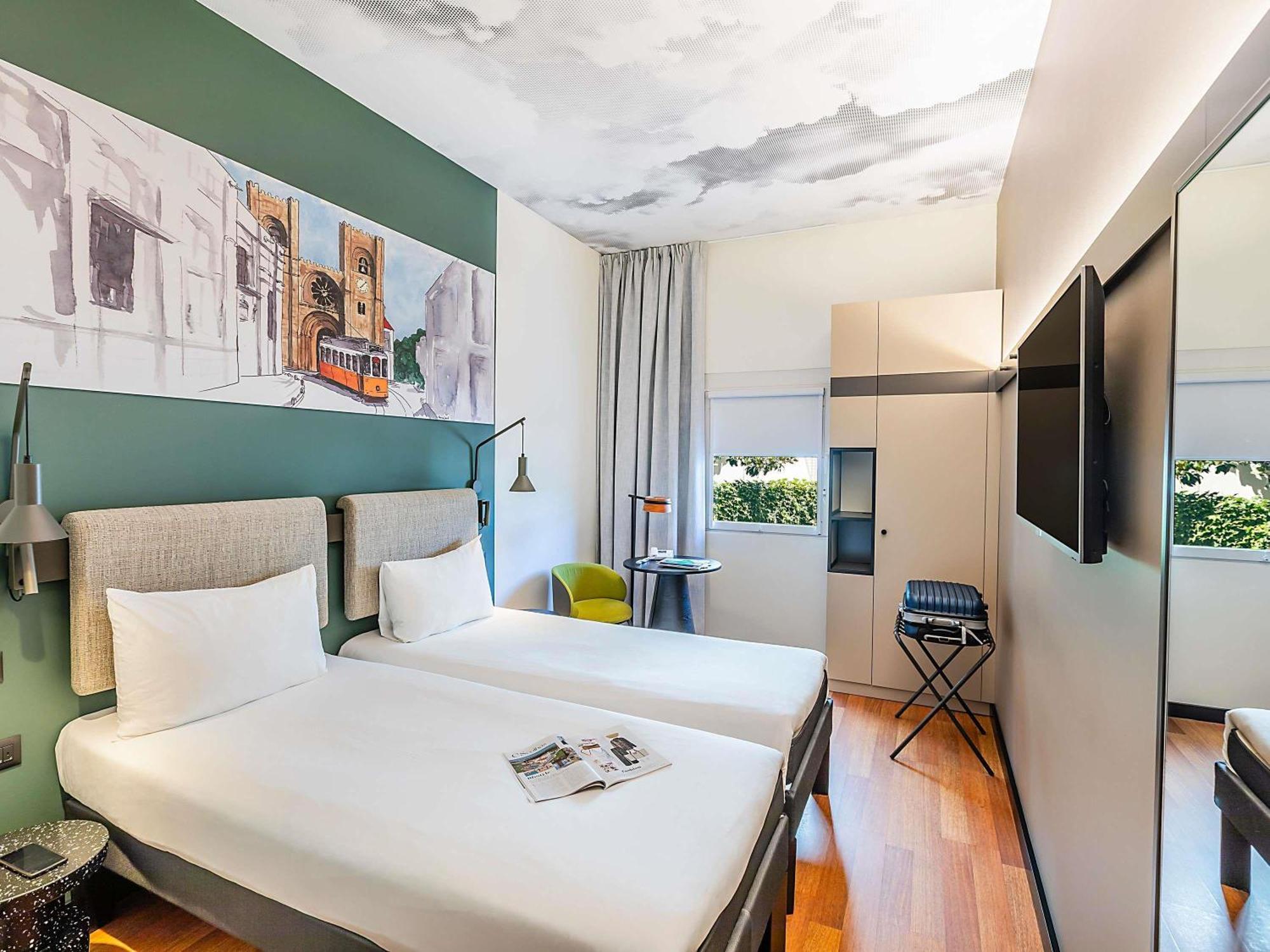 Standard Twin Room